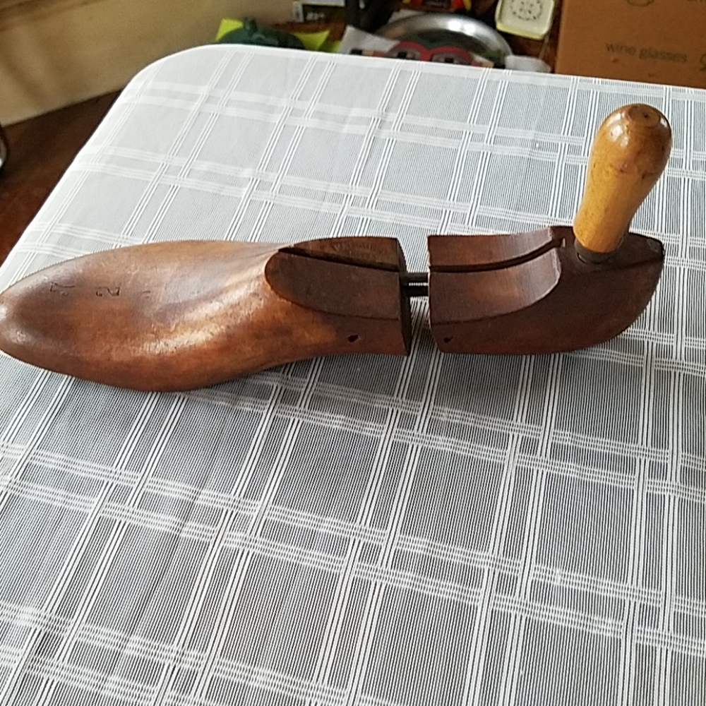 Antique Wood Miller Women's Shoe Stretcher